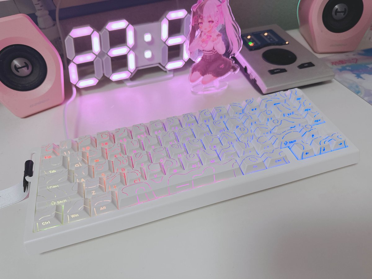 真っ白のデザイン可愛い👀