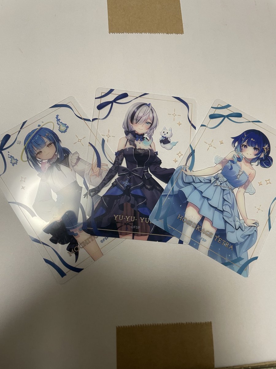 そしてランダムの結果は…こちら！ 青い青い青い3人娘でした！！ テト