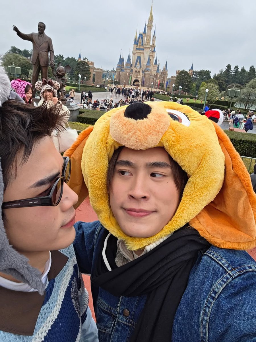 สิ่งที่ควรมีตอนไป Disneyland
อันดับ 1 แฟน