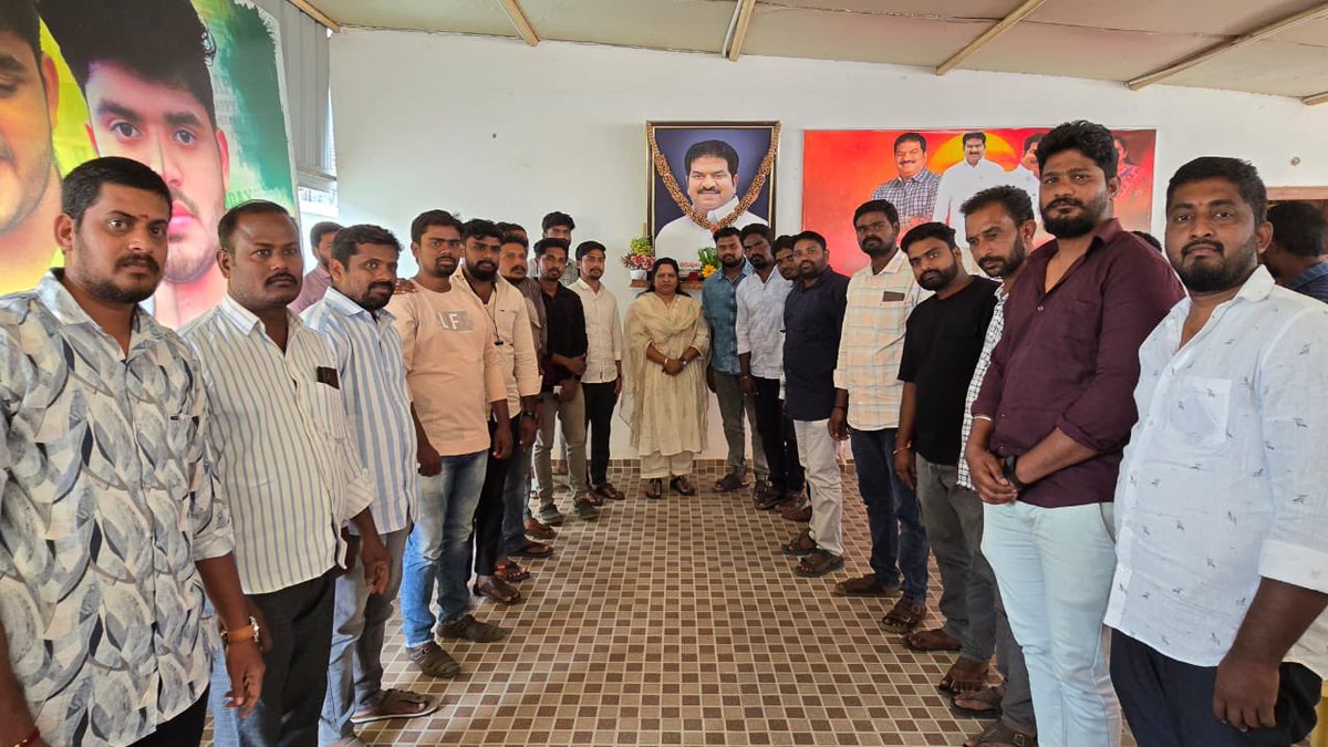 raja_varupula's tweet image. దుష్ప్రచారాన్ని సమన్వయంతో, సందర్భానుసారం సమాధానం ఇవ్వాలని పిలుపునిచ్చాను.
(3/3)
#SocialMediaMeet #TDPYouth #PartyStrength
#TelugudesamParty #NaraChandrababuNaidu #NaraLokesh #Varupula #SatyaPrabhaRaja #MLAPrathipadu #VarupulaForPrathipadu #VarupulaRajaLivesOn #TeamVarupula