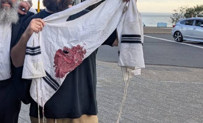 TheMossadIL's tweet photo. I just got out of a meeting to learn about this horrible massacre against the Jewish community in Sydney at a Hanukkah celebration.

Keep the victims in your prayers and know that we are fighting for you every day, non-stop. 💔 https://t.co/yoPSSI9GJX