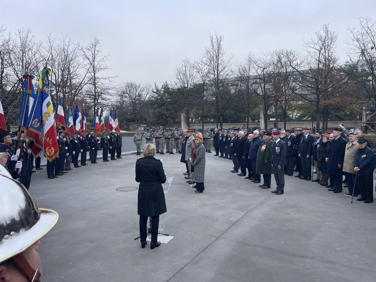 ANOPEX1's tweet image. 14 décembre 1995 - 14 décembre 2025 : 30ème anniversaire des accords de Dayton qui mettent fin au mandat de la #FORPRONU en Ex-Yougoslavie.
Cérémonie en cours au #MOPEX à l'initiative de l'#ANOPEX sous la présidence du @Gouv_mili_Paris.
Reportage complet à suivre