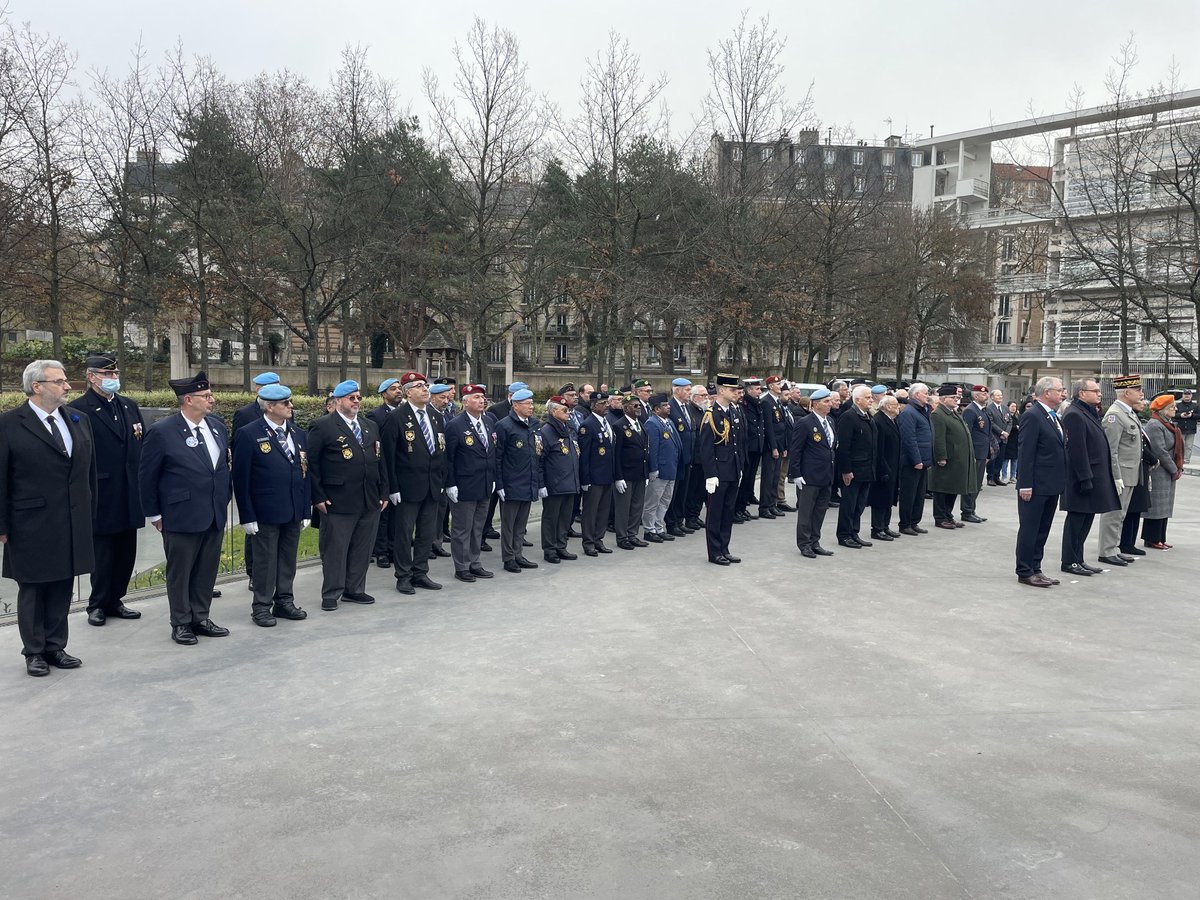 ANOPEX1's tweet image. 14 décembre 1995 - 14 décembre 2025 : 30ème anniversaire des accords de Dayton qui mettent fin au mandat de la #FORPRONU en Ex-Yougoslavie.
Cérémonie en cours au #MOPEX à l'initiative de l'#ANOPEX sous la présidence du @Gouv_mili_Paris.
Reportage complet à suivre