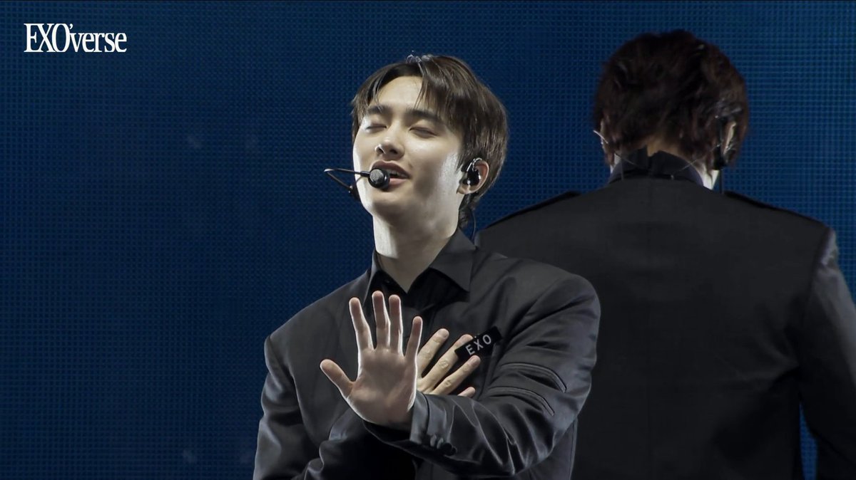 하 미쳤다.. 하 미쳤따..... 깐머 미쳤다.. 블랙수트도 미쳤다.. 나는 왜 저기가 아니지...???? 🥲