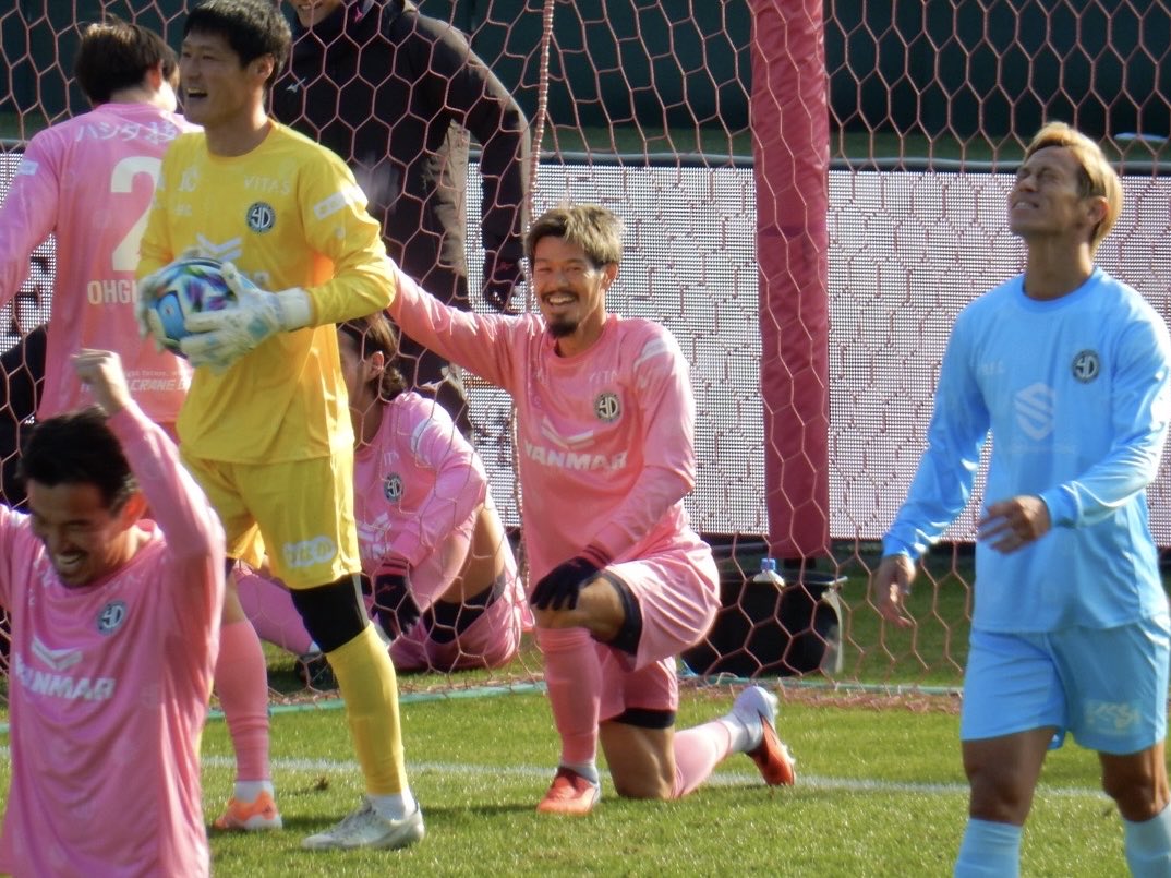 りおまる tweet media