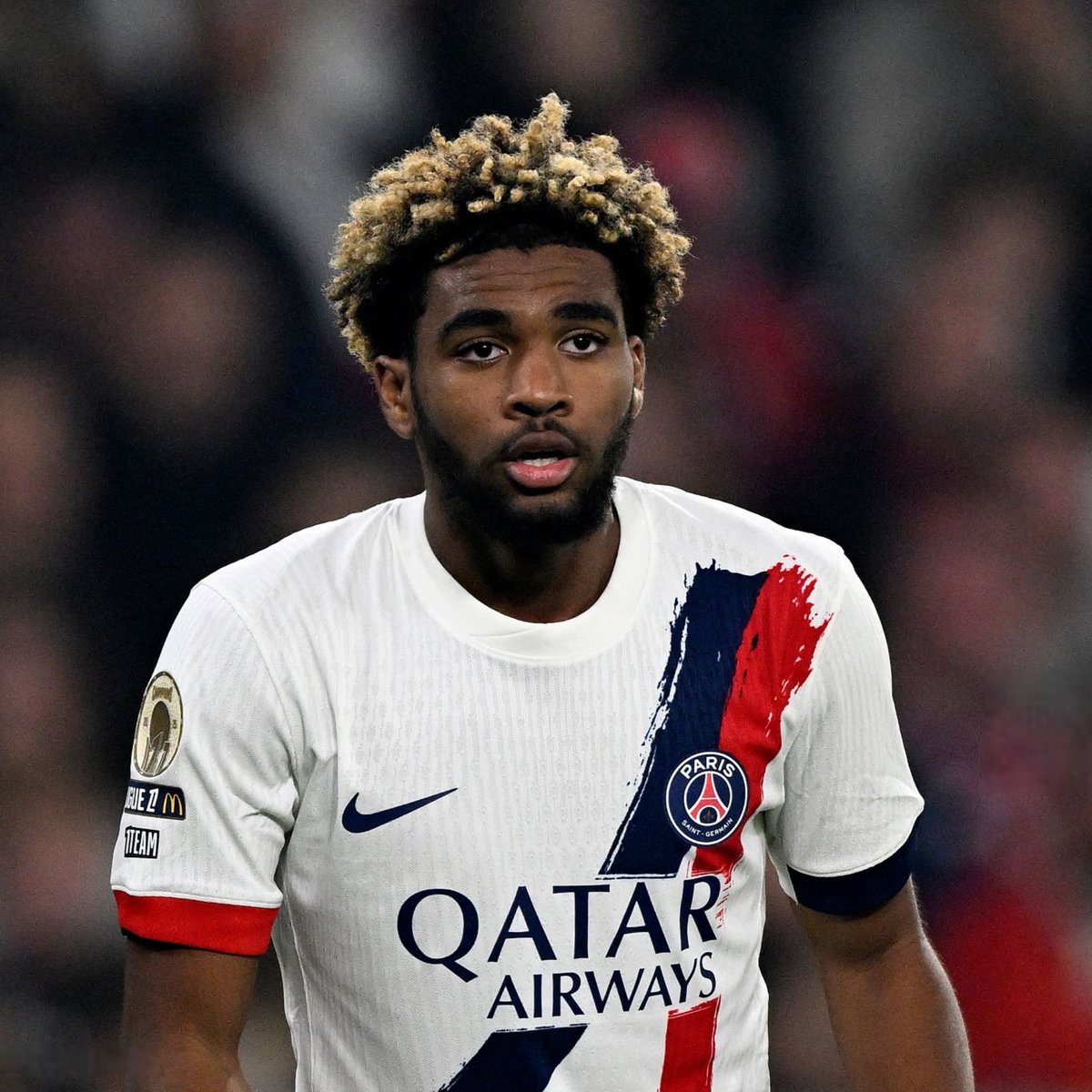 VibesFoot's tweet image. 🗣️ Journaliste : « 𝗘𝗦𝗧-𝗖𝗘 𝗤𝗨’𝗜𝗕𝗥𝗔𝗛𝗜𝗠 𝗠𝗕𝗔𝗬𝗘 𝗣𝗘𝗨𝗧 𝗘𝗡𝗖𝗢𝗥𝗘 𝗔𝗟𝗟𝗘𝗥 𝗣𝗟𝗨𝗦 𝗛𝗔𝗨𝗧 ? »

🗣️ Luis Enrique 🇪🇸 : « 𝗜𝗟 𝗝𝗢𝗨𝗘 𝗔𝗨 𝗣𝗦𝗚. 𝗣𝗟𝗨𝗦 𝗛𝗔𝗨𝗧 𝗤𝗨𝗘 𝗖̧𝗔, 𝗝𝗘 𝗡𝗘 𝗖𝗢𝗡𝗡𝗔𝗜𝗦 𝗣𝗔𝗦. » 😅

🎙️ @telefoot_TF1