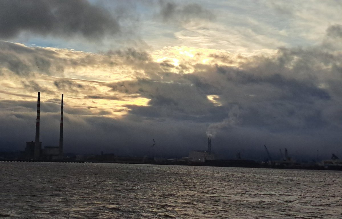 ClontarfTimes1's tweet image. Sunday afternoon...
#Clontarf #DublinBayArea #BaileNagCorr #CnocánDoirinne
