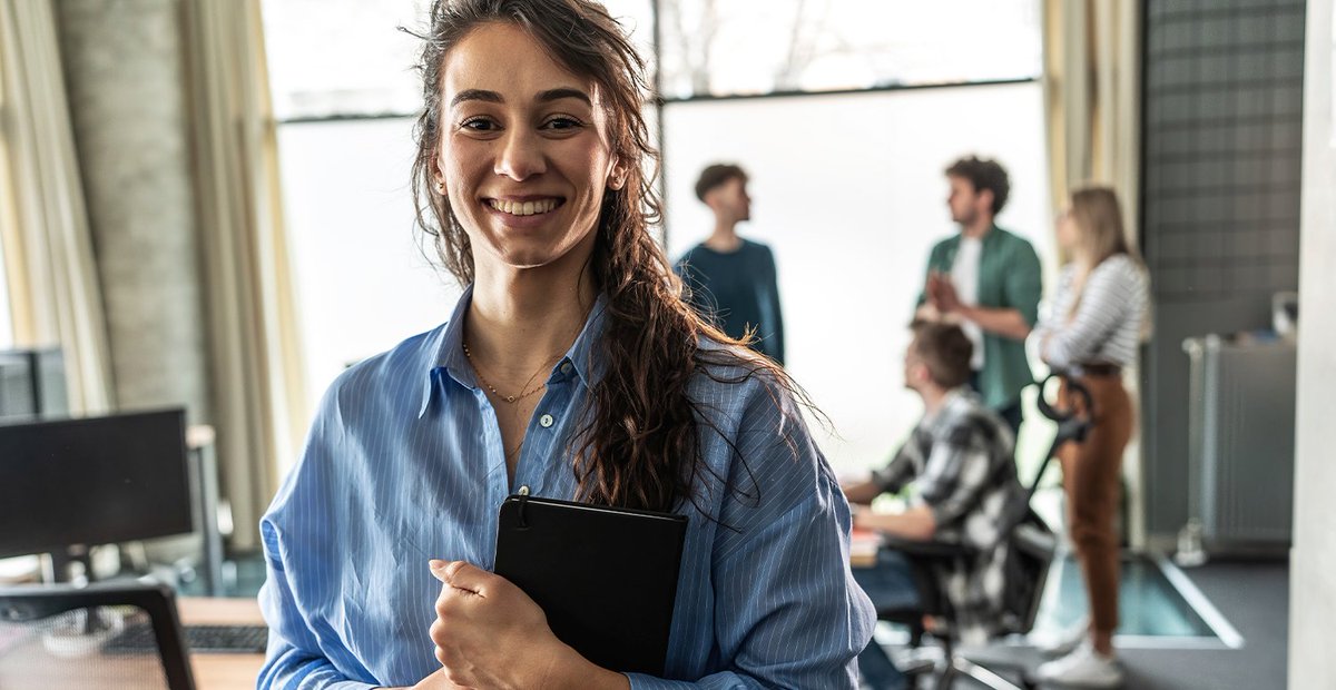 portalcontabeis's tweet image. A Geração Z já está transformando a liderança nas empresas! Com foco em propósito, flexibilidade e colaboração, eles desafiam modelos rígidos. Descubra como as organizações estão se adaptando: fcont.com/x/67168
#GeraçãoZ #Liderança #Gestão #RH