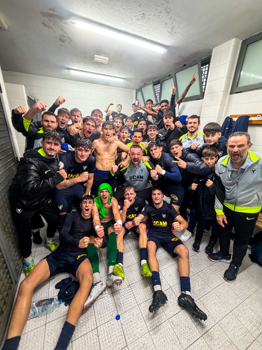 🍍 𝐉𝐔𝐕𝐄𝐍𝐈𝐋 𝐀 | Estáis haciendo HISTORIA 🤩

🏟️ Mpal. Santiago El Mayor.

⭐️ 𝐏𝐢𝐬𝐜𝐢𝐧𝐚𝐬 𝐇𝐮𝐠𝐨𝐒𝐩𝐨𝐫𝐭

#UCAMMurciaPromises | #CanteraUCAM