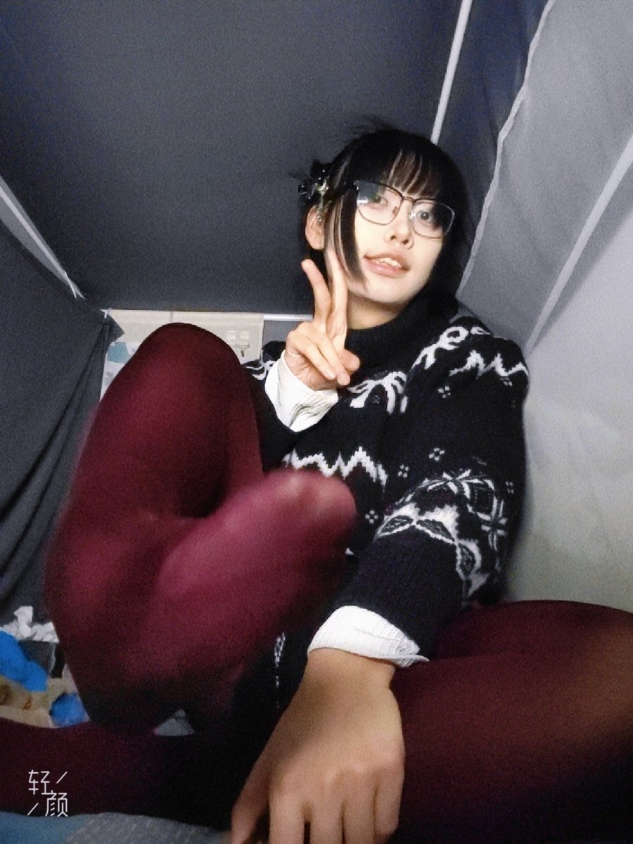 Mat0PB's tweet photo. "诶诶ww不脱掉裤袜来做嘛？w可是已经穿了一整天了欸？今天还穿的是靴子喔w"
"这样更好？www真是变态哇ww我踩我踩w♡(.◜ω◝.)♡"

#男の娘 #偽娘 #伪娘 #可爱的男孩子 #crossdresser #Femboy #cd #足控 #丝袜 https://t.co/hwZMO62OzW