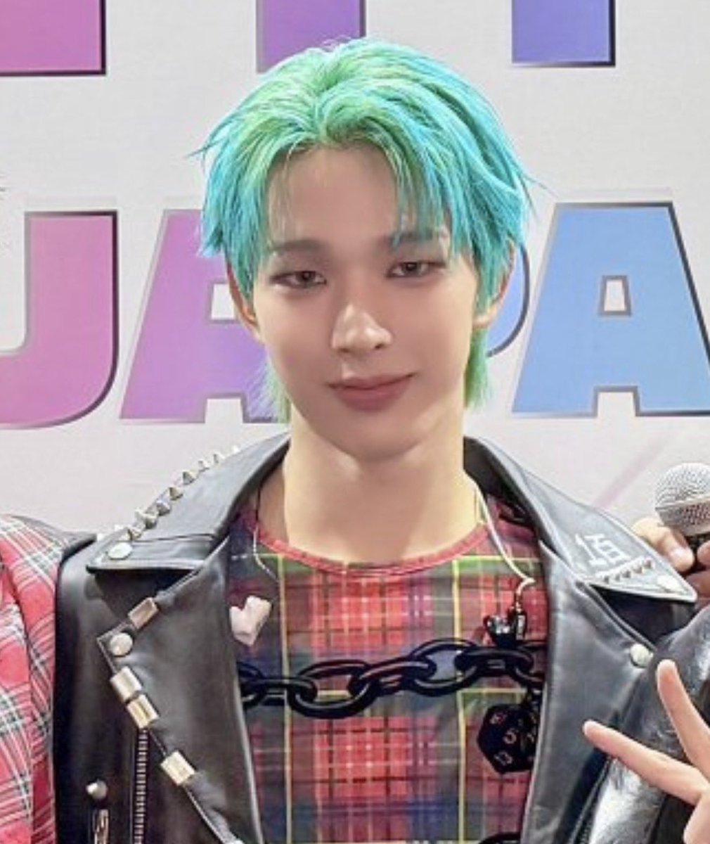 華*華❤️コメント逃げNG あのね、ピンクもやに並ぶくらい大好きです💚🌿 #NEXZ #TOMOYA