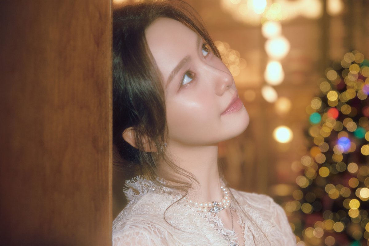 PopBase's tweet photo. Yoona stuns in teaser photos to her single ‘Wish to Wish.’Out December 19th. https://t.co/1FdzwR7YFv