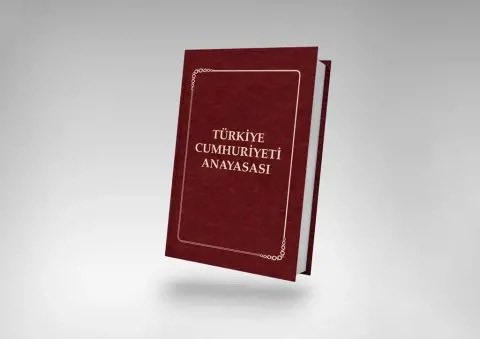 askeristihbarat's tweet photo. #SONDAKİKA DEM Partisi, Kürt sorununa ilişkin yeni bir çözüm süreci öneren 99 sayfalık bir rapor yayınladı.

DEM Parti’nin Talepleri:

▪️Madde 42 (Eğitim): Kürtçe dil eğitimi

▪️Madde 66 (Vatandaşlık): Vatandaşlık tanımından Türklük unsurunun çıkarılması

▪️Madde 127 (Yönetim): Ankara'nın Kuzey Kürdistan yönetimleri üzerindeki merkezi otoritesinin azaltılması

▪️Çok dilli kamu hizmetleri

▪️Daha güçlü yerel özerklik

▪️Batı Türkiye'den konuşlandırılan özel operasyon birliklerinin, geçici operasyon ekiplerinin ve çatışma dönemi askeri güçlerinin geri çekilmesi

▪️Silah bırakanların tam entegrasyonu ve haklarının sağlanması

▪️Siyasi tutukluların serbest bırakılması

▪️Şeyh Said, Seyit Rıza, Said-i Nursi'nin mezarlarının açılması

▪️Abdullah Öcalan için iyileştirilmiş yasal ve iletişim koşulları. Kültürel, ekonomik ve siyasal ayrımcılığa son verilmeli

▪️IRA, ETA gibi örgütlerle İngiltere ve İspanya’da yürütülen süreçlerin benzeri, PKK için de yürütülmelidir. PKK’yi yaratan kök sorunların üzerine eğilmeli ve bu sorunlar çözülmelidir

▪️Süreci taçlandıracak anayasal değişiklikler yapılmalıdır.Anayasa’nın 42. (anadilinde eğitim), 66. (vatandaşlık tanımı) ve 127. (idari vesayet) maddeleri üzerinde düzenlemelere gidilmelidir. Anayasa’nın başlangıç bölümü, barış odaklı bir dille yeniden yazılmalıdır

▪️Terörle Mücadele Yasası (TMK) kaldırılmalıdır.İltisak ve irtibat gibi hukuki temeli olmayan kavram ve yaklaşımlardan uzaklaşılmalıdır

▪️Abdullah Öcalan’ın fiziki özgürlüğü sağlanmalı,Umut Hakkı ilkesi uygulanmalıdır.