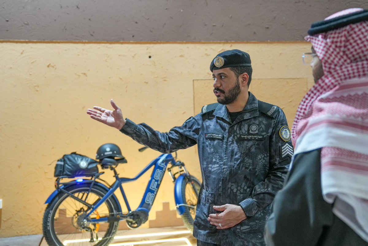 Saudi_finger's tweet photo. القوات الخاصة للأمن والحماية تشارك في معرض (واحة الأمن) بمهرجان الملك عبدالعزيز للإبل الـ10 بالصياهد

تشارك القوات الخاصة للأمن والحماية في مهرجان الملك عبدالعزيز للإبل العاشر بالصياهد شمال منطقة الرياض، ضمن معرض وزارة الداخلية وإمارات المناطق والقطاعات الأمنية (واحة الأمن). https://t.co/bS4YLz0O3l