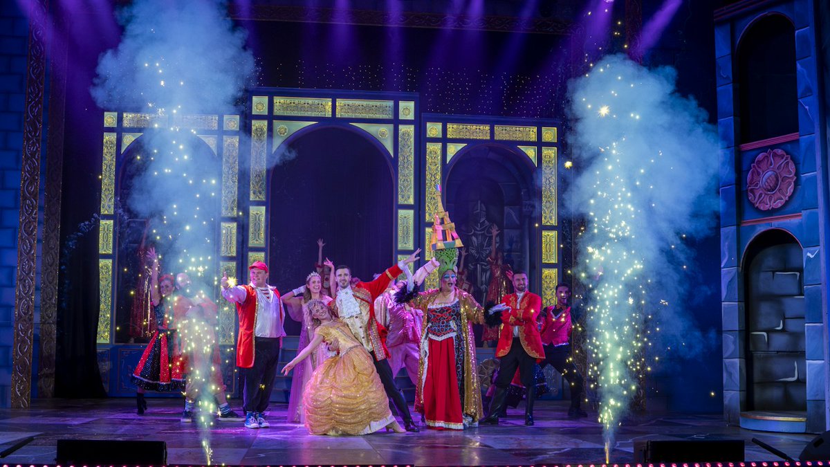 asmallmind's tweet image. Great family entertainment is provided at the Castle Theatre, Wellingborough, with their traditional panto take on Beauty and the Beast.
My full review:
asmallmindatthetheatre.blogspot.com/2025/12/review…
