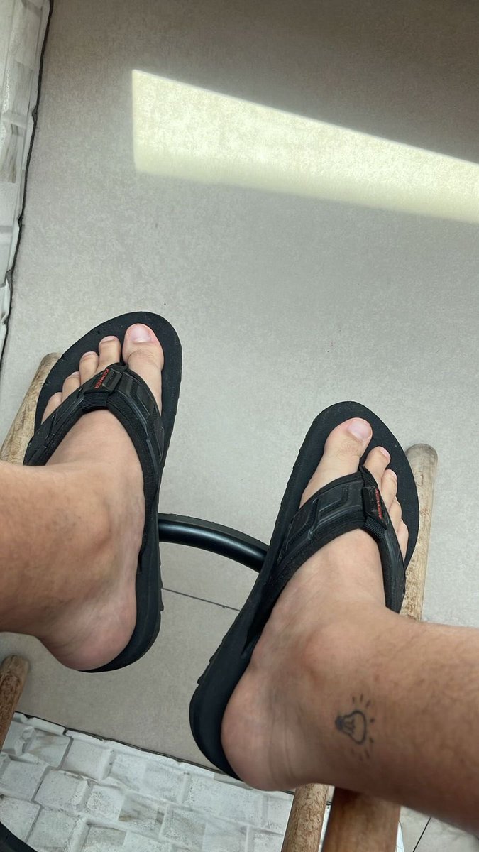 Rodrigo Feet tweet media