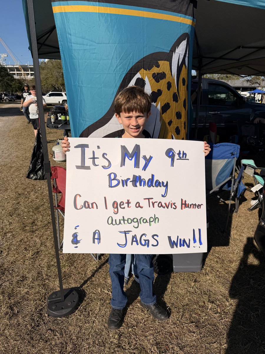 abakerarnp's tweet photo. @TravisHunterJr @Jaguars  it’s Tucker’s 9th Birthday and all he wants is a Jags W and your autograph!! https://t.co/tUJc1erx10