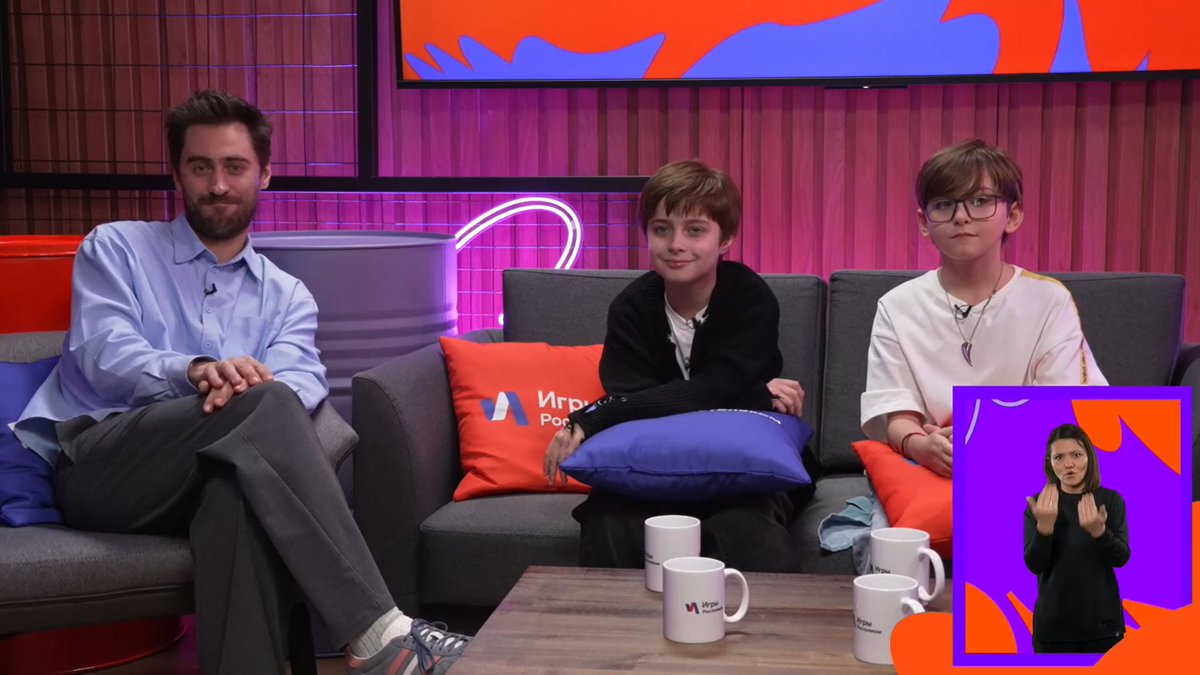 вниманием к нашему зрителю и материалу. Смотрите, хвалите, ругайте, делайте, что хотите, главное смотрите и формируйте своё мнение. Спасибо вам.