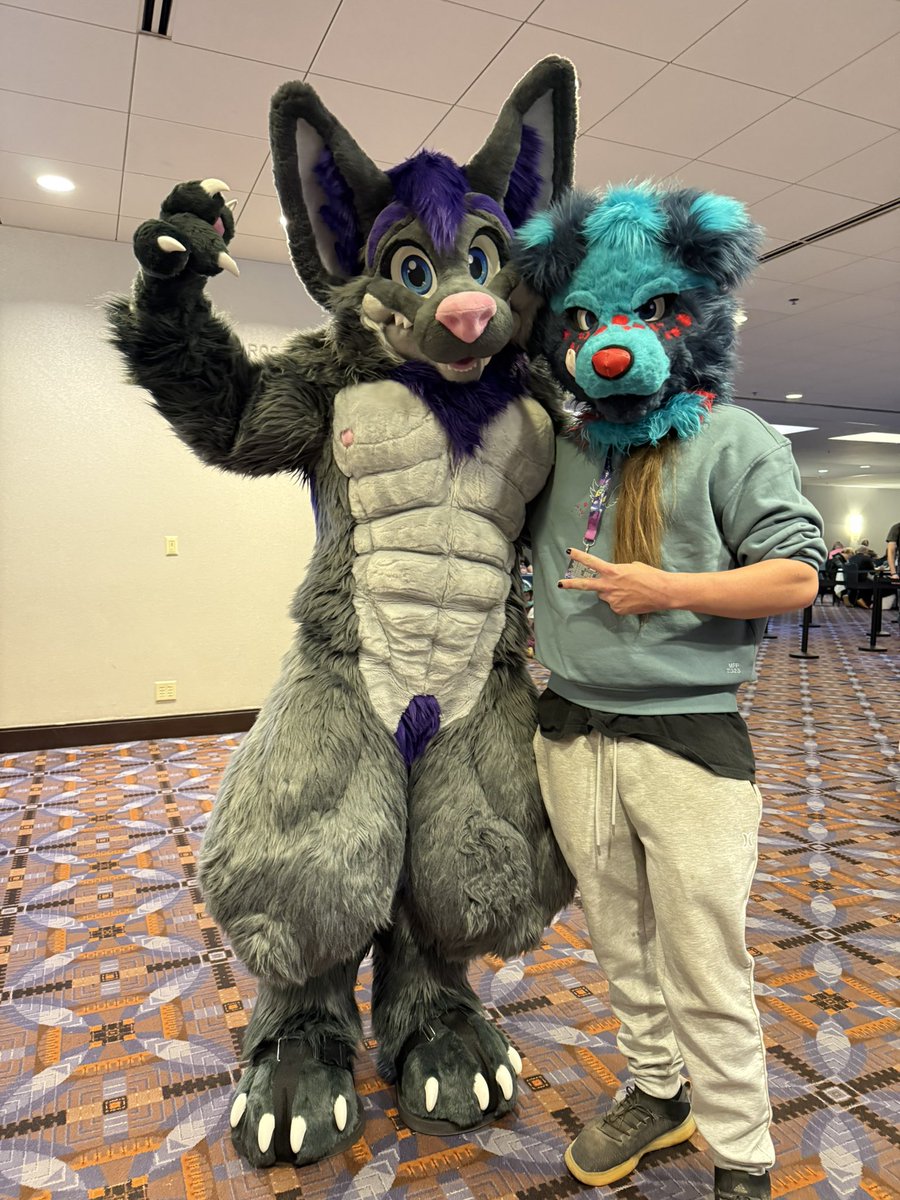 Hugz_N_Snugz's tweet image. Everyone could use a “pick-me-up.”😜

I couldn’t tag @AFFLUENTMINT. Tag anyone whom I missed at #MFF2025!

🐺: @MoreFurLess 
Handler/📸: @WanderingWarlok