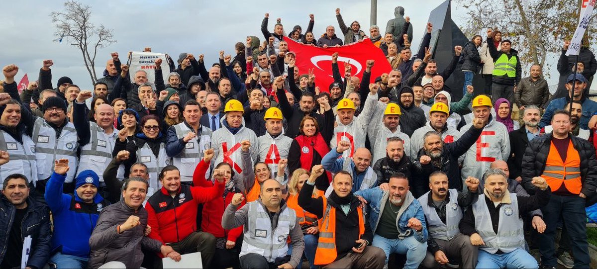 Gündeminde, sahalarında, tabelanında, mücadeleninde zirvesiyiz. 

İyiki  <a href="/EmadDernegi/">EMEKLİLİKTE ADALET DERNEĞİ ⚖️</a>  helal olsun EMADDER. 

#KademeKadıköyde damgasını vurdu. 

Ulusal kanallarda akşam haberlerinde takip edebilir siniz…..