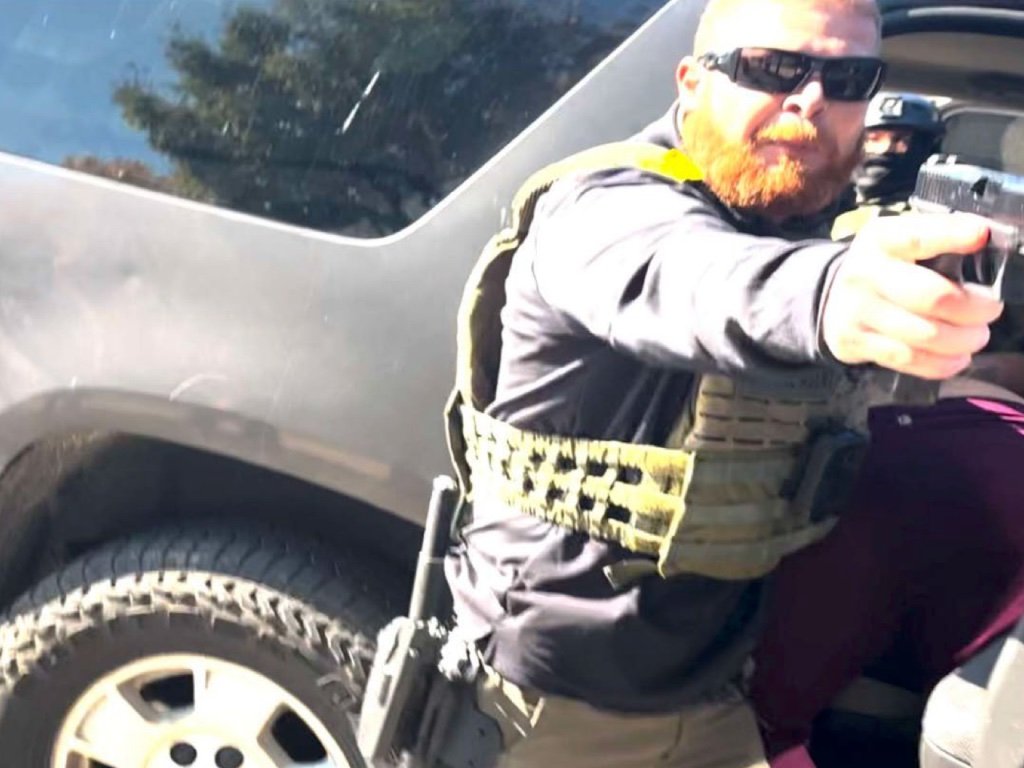 OccupyDemocrats's tweet image. BREAKING: Gun-toting Trump Border Patrol goon EXPOSED as racist, anti-LGBT troll.

Turns out the Border Patrol agent caught on video screaming “Step back, or I’m going to shoot you” at bystanders in Evanston, Illinois, isn’t just a loose cannon with a badge — he’s also a…