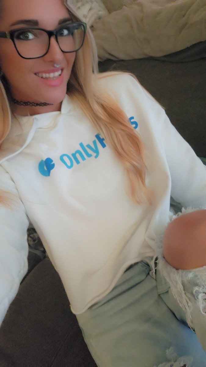ImeaganM's tweet image. Winter comfy time @OnlyFans @OnlyFansMerch 
onlyfans.com/accidentallyde…
