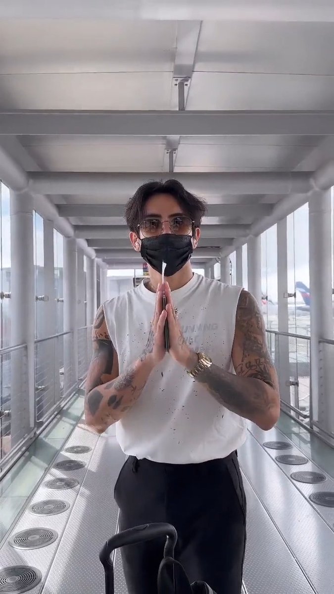 rosainth's tweet image. 