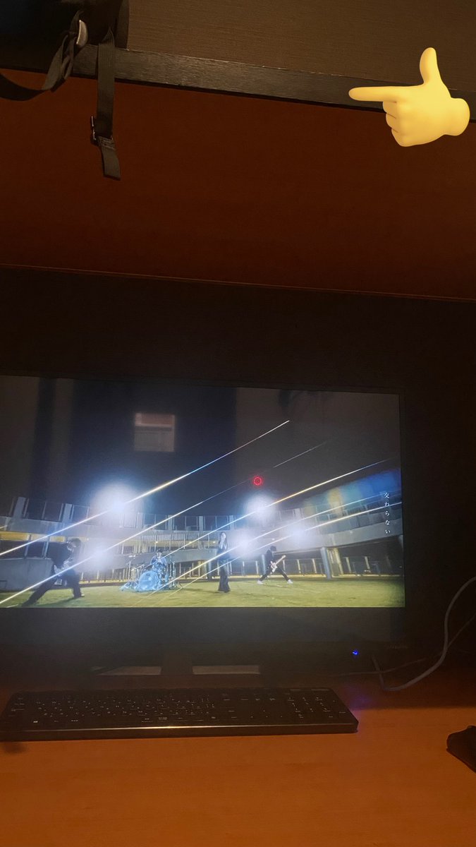 はらぺこまくん 急に起きようとしたら段上にもろ頭ぶつけて めちゃ痛かった、、、 ドジ