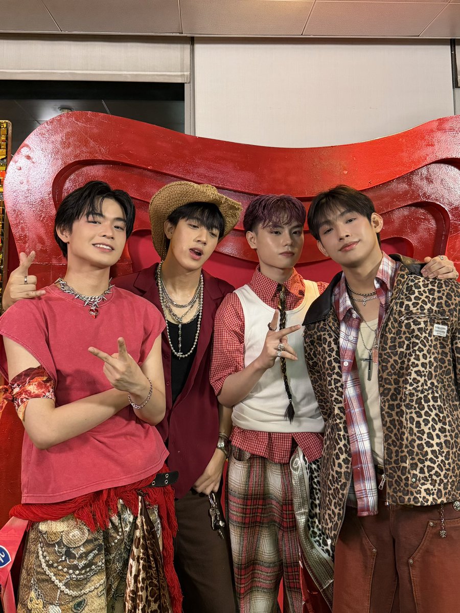 AJAAofc's tweet image. #AJAA 📍ABS-CBN Music Christmas Party 

So much fun celebrating Christmas together!🎄✨Thank you, @ABSCBN @StarPopPH ⭐️

#ABSCBNMusic #StarPopPH