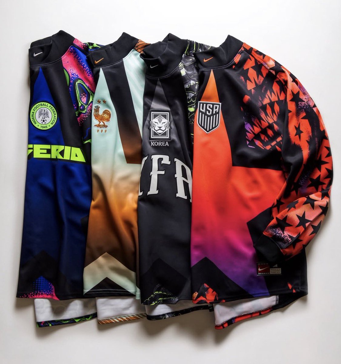 SNKR_TWITR tweet media