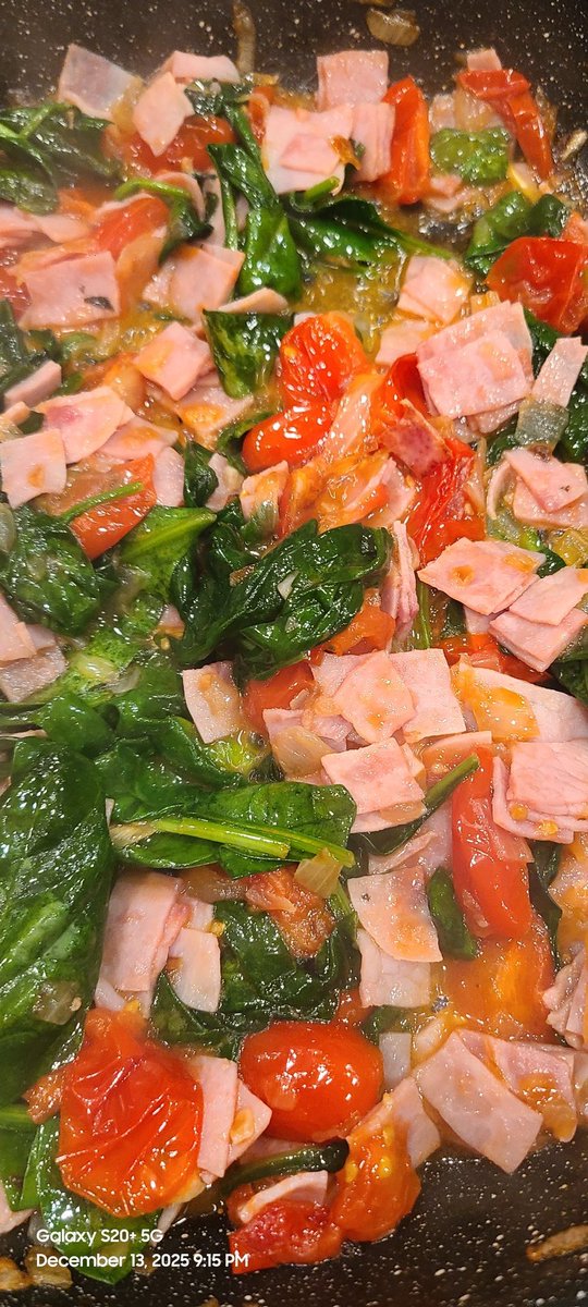 moffitcarla's tweet image. De momento vamos con esta quiche de masa quebrada casera que ya se está haciendo y promete ser deliciosa. 🔥🔥😋😋😋
#sundaybrunch #sundayvibes
#foodlover