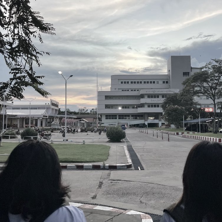 ธนา tweet media