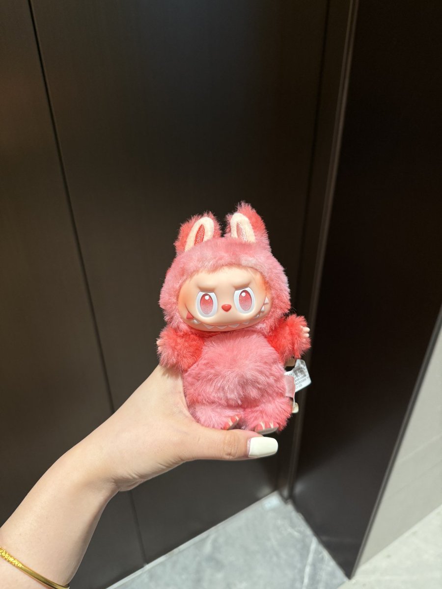 jayceee04's tweet image. Labubu cute fat baby💛