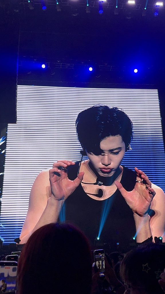 HIS EXPRESSIONS IS JUST AAAAAA #TDS4inKL