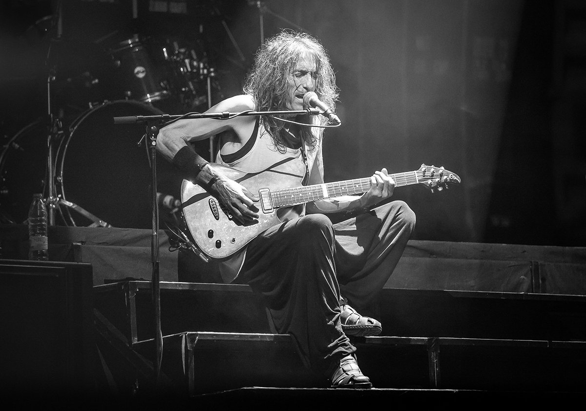 Y cómo no te voy a llorar, si has sido refugio. 
Hasta siempre Robe 💔
#conelAlmaenPlasencia