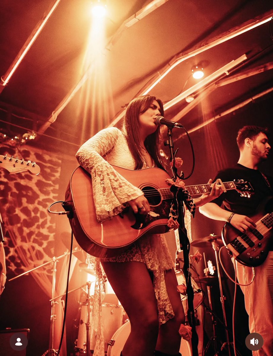 Come out of the rain and enjoy the best drinks in #WestDerby along with our Sunday #LiveMusic - the incredible Caitlyn Eve (5-7pm) Open from 1pm today! Support your local #independent bars and pubs this #Christmas ❤️