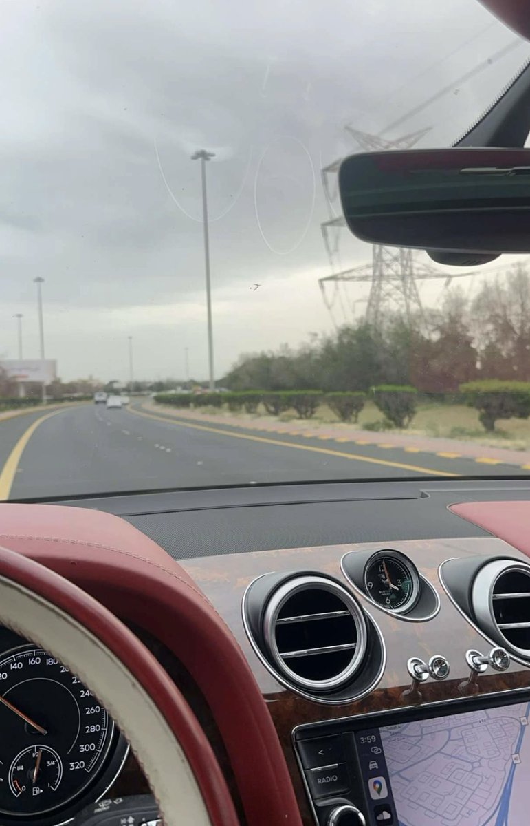 هذا  اقرب مثال لوصف جمال الاجواء…