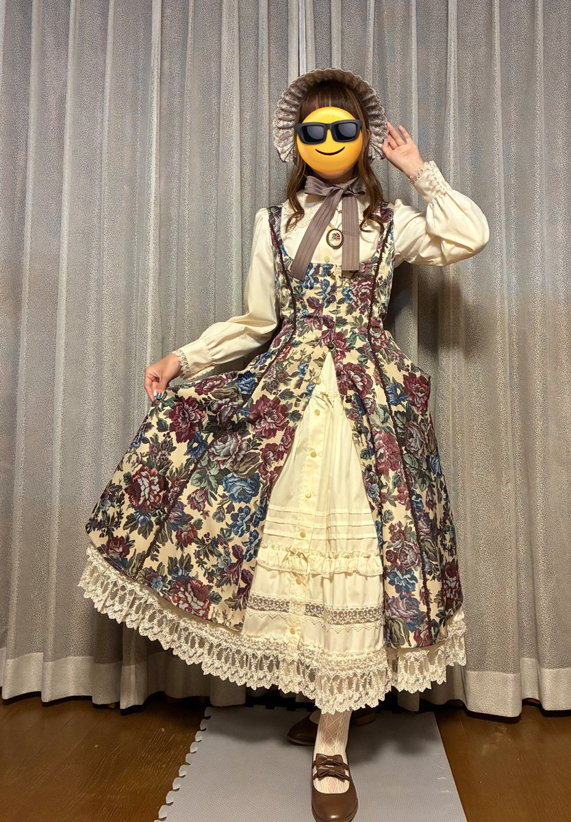 ローズゴブランバッスルジャンパースカート イノワさんのローズゴブランバッスルジャンパースカートでコーデを組む