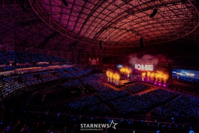 yskhide's tweet photo. Korean media reported that a total of 54,000 tickets were sold for GD's three-day encore performance in Seoul https://t.co/27ss6DbvLQ