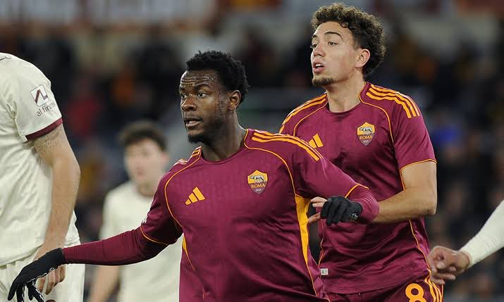 RomaSpace_eu's tweet image. La Roma ancora attende una comunicazione di Costa d'Avorio e Marocco sulla possibilità di utilizzare contro il Como #ElAynaoui e #Ndicka. Fiducia per il secondo, meno per il centrocampista: in giornata è attesa la risposta definitiva delle federazioni.

📱@Fil_Biafora