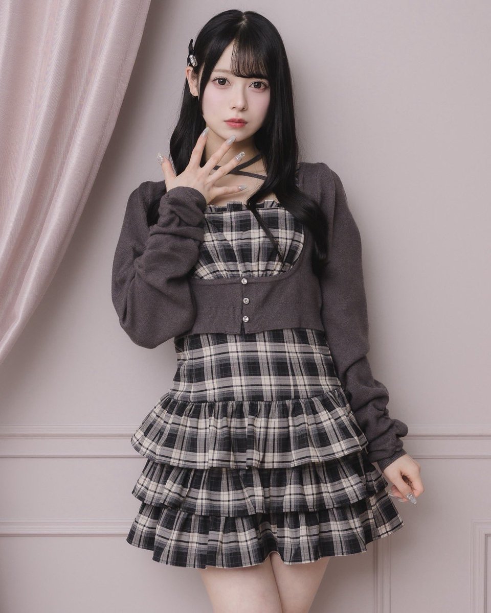 pium Holiday Collection 🎀／ ♡ビジューカーデ×チェックワンピセット