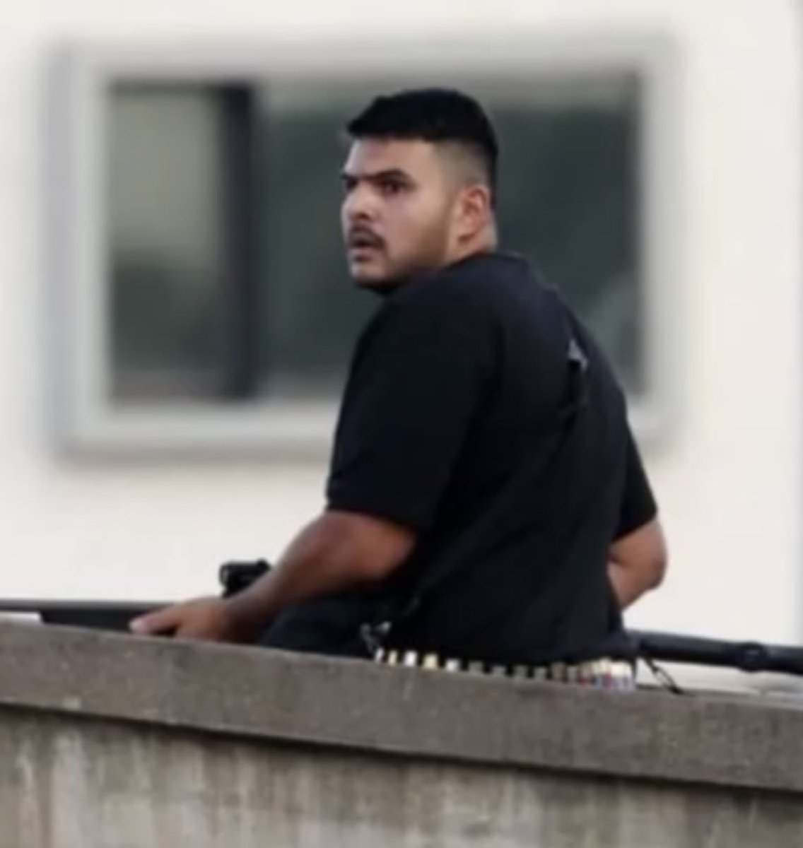 ErichSaylor's tweet image. GM ☠️🫵🏻

Woke up to this BS…..

FCK #Diversity 
FCK #Multiculturalism 
FCK #Illegalimmigration 

FCK THIS GUY!

#bondibeach