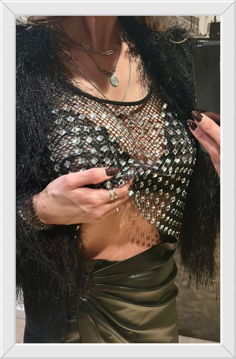 DleMoments's tweet photo. Wow! Anastasia hatte ein tolles ON. Ein Wunsch vom Gentleman war, sexy Outfit fürs Zimmer und Verführung bei erotischen Tanz 🔥#DiaryMoments #Begleitung #Begleitagentur #HighClassEscort https://t.co/VpgCZAYMpE