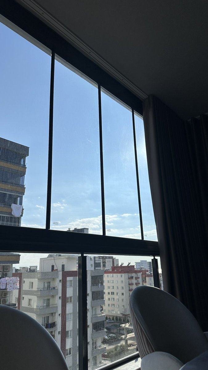 metiko0's tweet photo. Hanımla pazar kahvaltısından sonra balkonda ki sohbet evresi https://t.co/BzXzZbpmbt