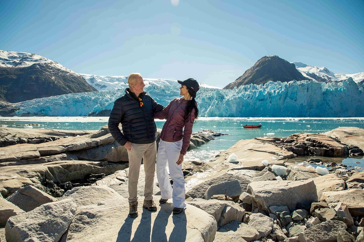 Geoffrey Kent tweet media