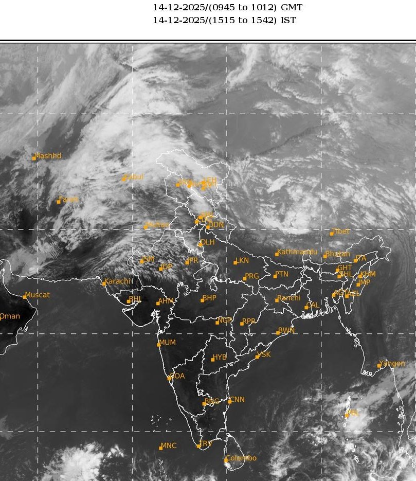 A weak western disturbance led to overcast skies in #Delhi NCR, #Haryana, #Punjab and #Rajasthan.
These WD are of no help, they make atmosphere unstable by blocking the flow of NW winds. 
Underneath the cloud cover it traps pollution with no scope of escape. Severe #AQI levels to
