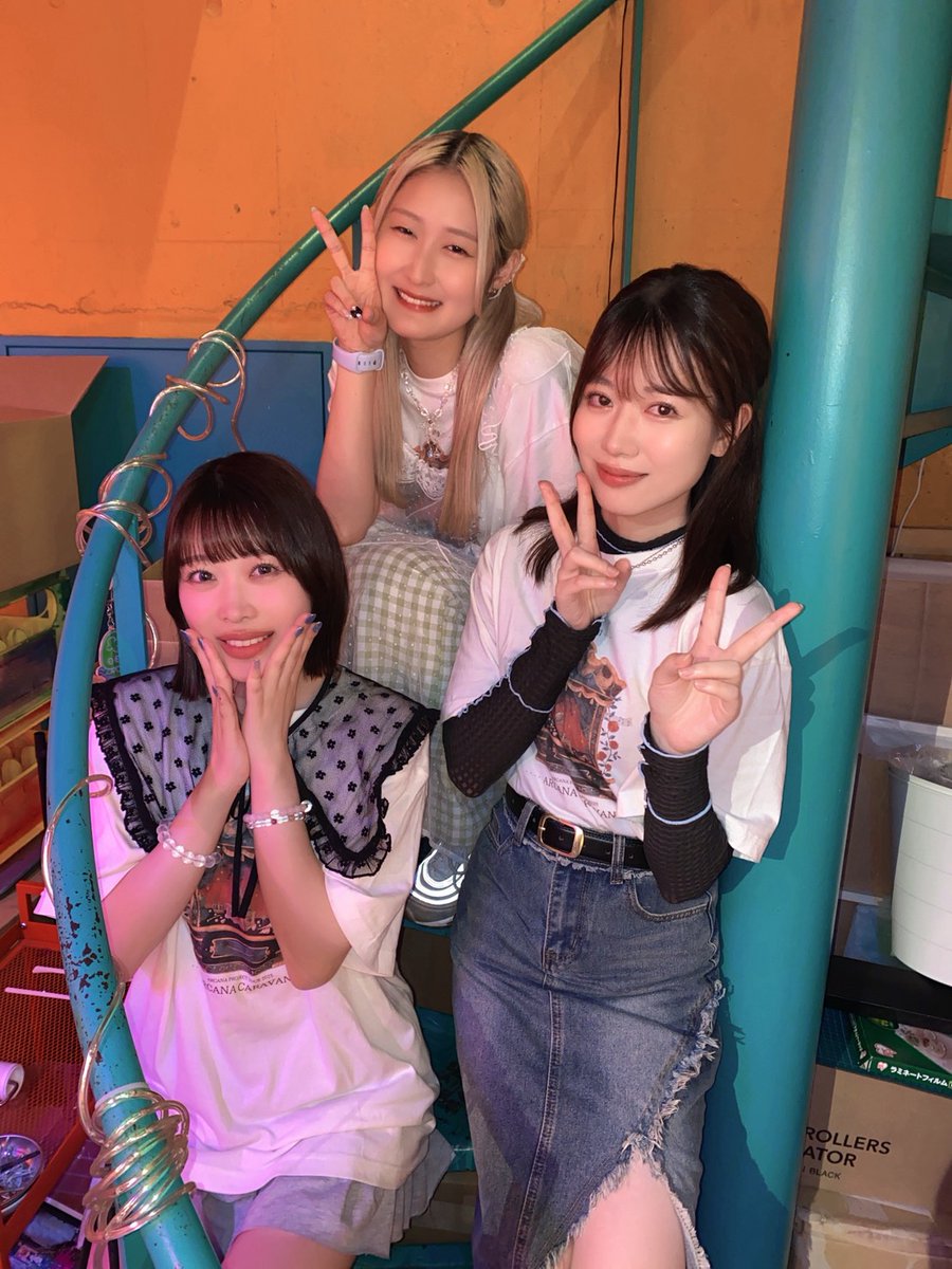 📢お知らせ📢 冬衣装チェキオンラインサイン会開催決定❄️ 🗓️12/21