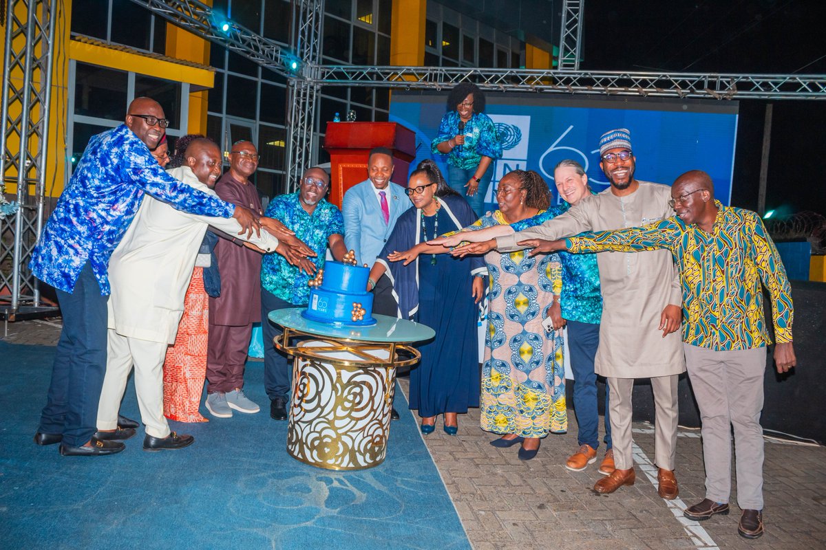 UNDPSierraLeone's tweet photo. Sierra Leone joins the global community in celebrating @UNDP at 60 – six decades of steadfast 🤝 in 🇸🇱.
Grateful to @dsengeh, ministers, partners & stakeholders for joining us.
🙏 all for your efforts in strengthening governance, human capital & sustainable development. Together, we build resilience.