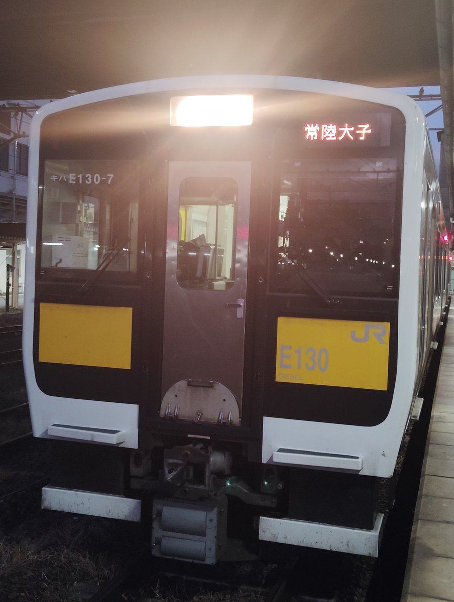 Toki205209's tweet photo. いわき駅5番線の発車ベルスイッチを扱う車両は何時何分発ですか？コメントで教えてください🙏(平日ダイヤ/土日ダイヤ) https://t.co/qfP5Cy9gZy