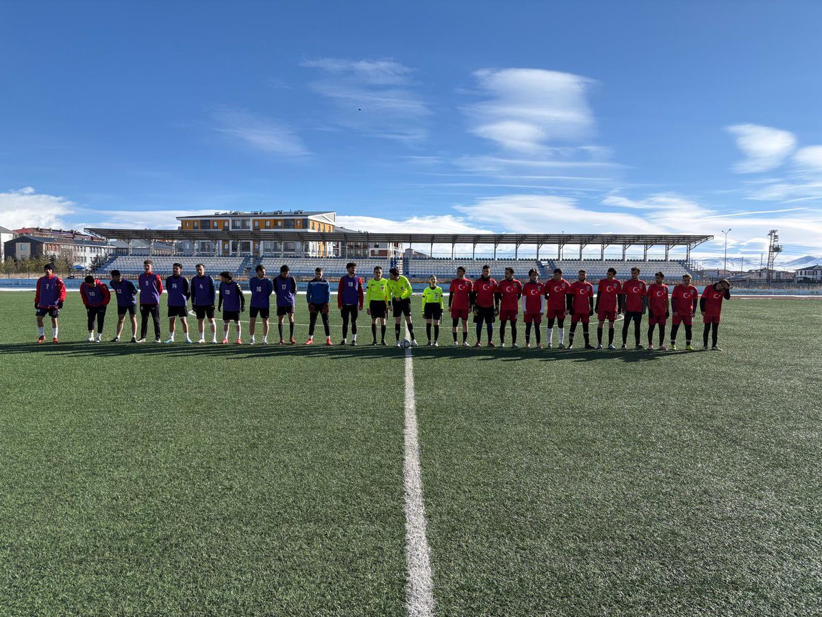 KarsKYGM's tweet photo. ⚽️🤝 #Yurtlig Futbol Turnuvası sona erdi.
Turnuva boyunca sahada mücadele, tribünde dostluk vardı.
Katılım sağlayan tüm yurtlarımıza ve emeği geçen herkese teşekkür ediyoruz.
Kazanan dostluk oldu 🏆 https://t.co/6njBINh5Vt